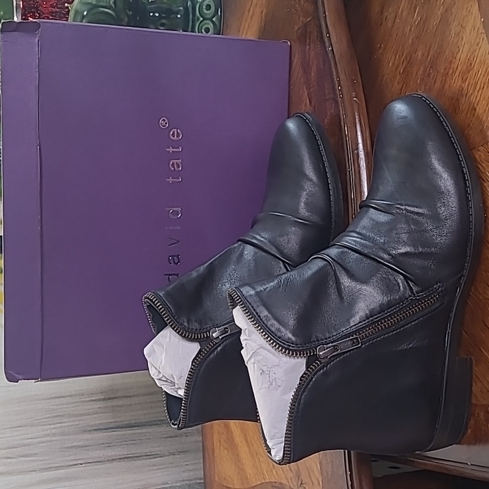 New in box! David Tate Ming Womens 8 Wide black leather ankle bootie shoes